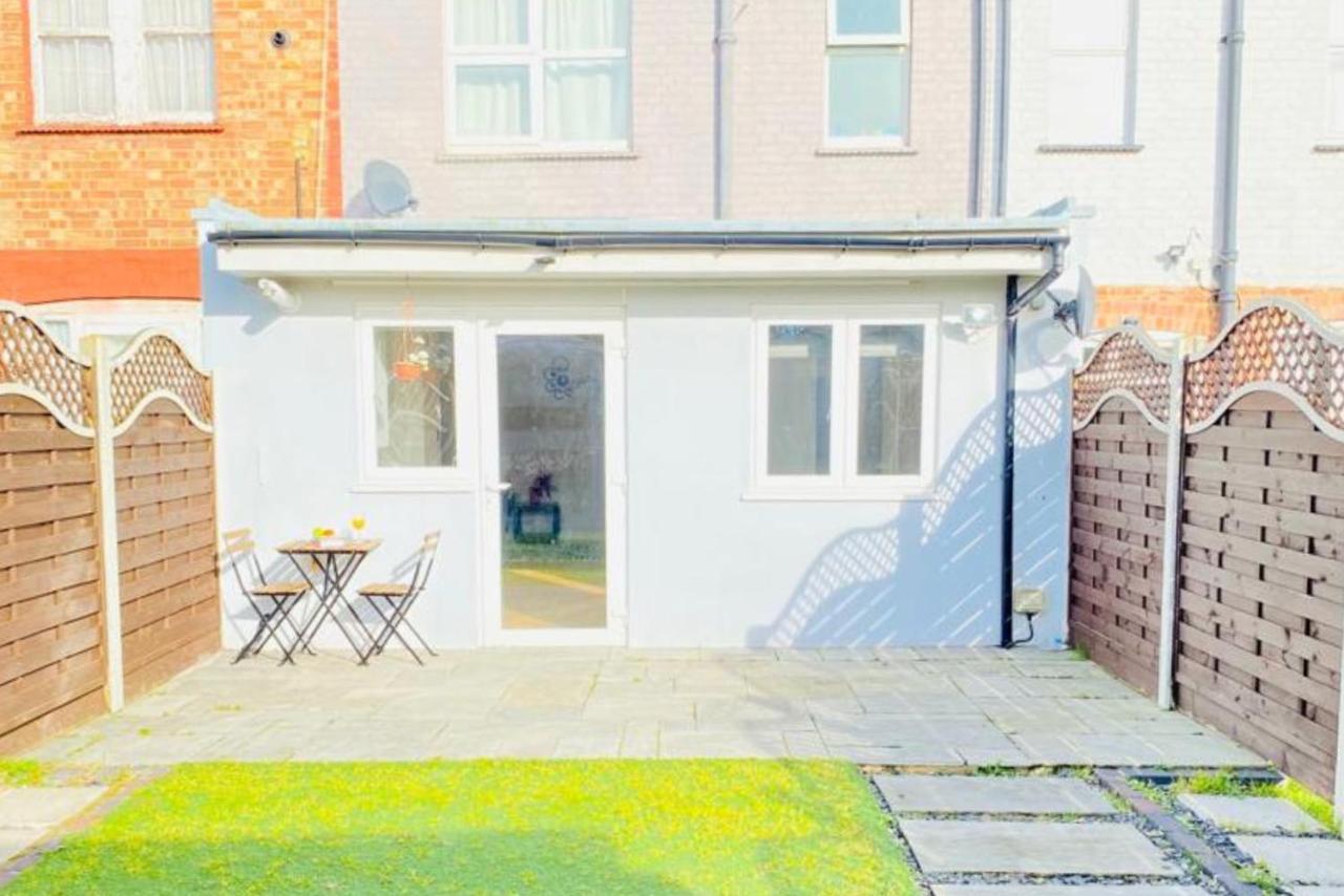 Cosy Haven Wembley Apartamento Exterior foto